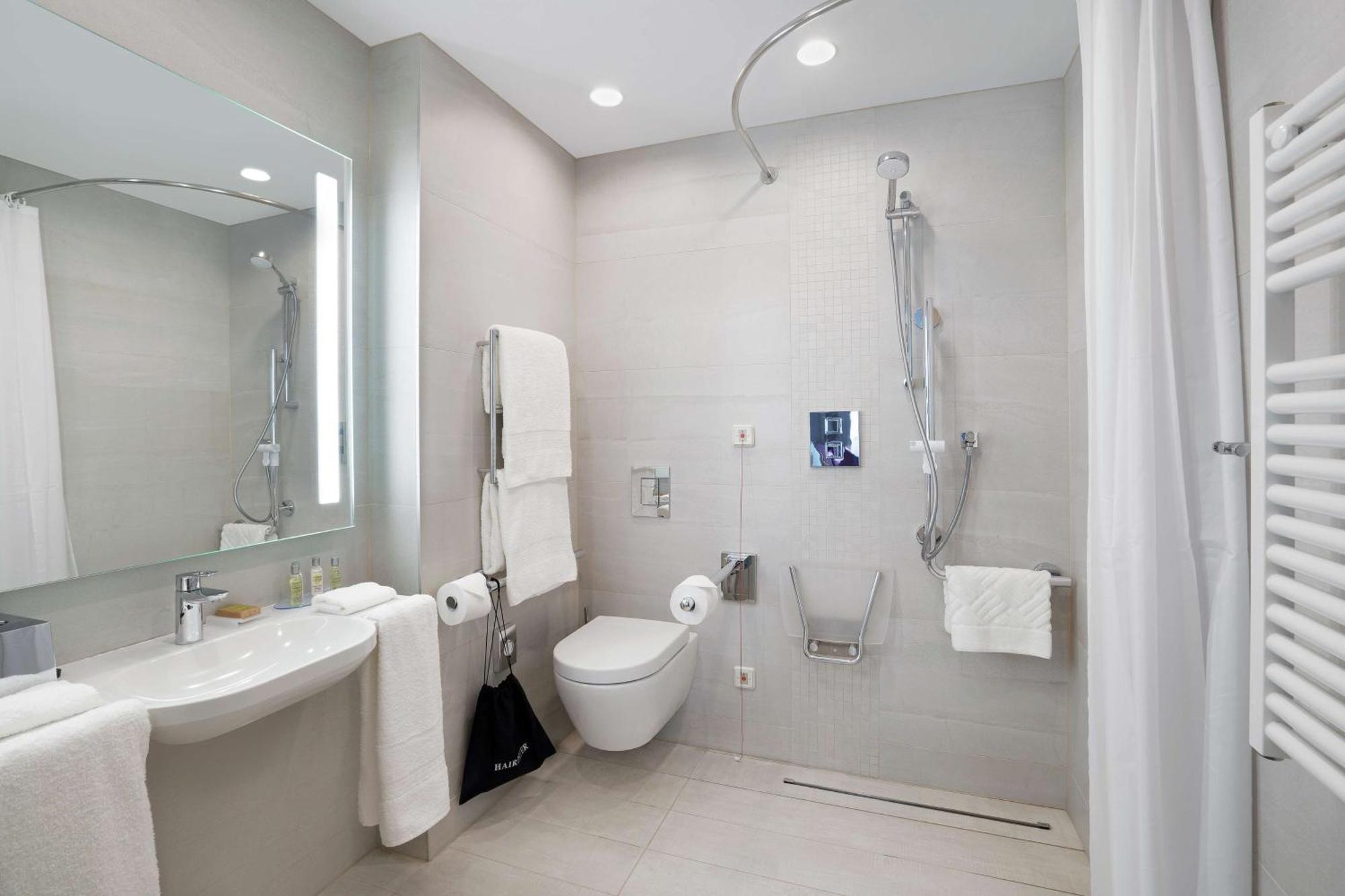 Hilton Garden Centre Hotel
